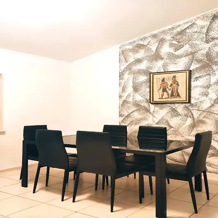 Kastel Stafilic Comfortable - Three Bedroom With Terrace * Kaštela